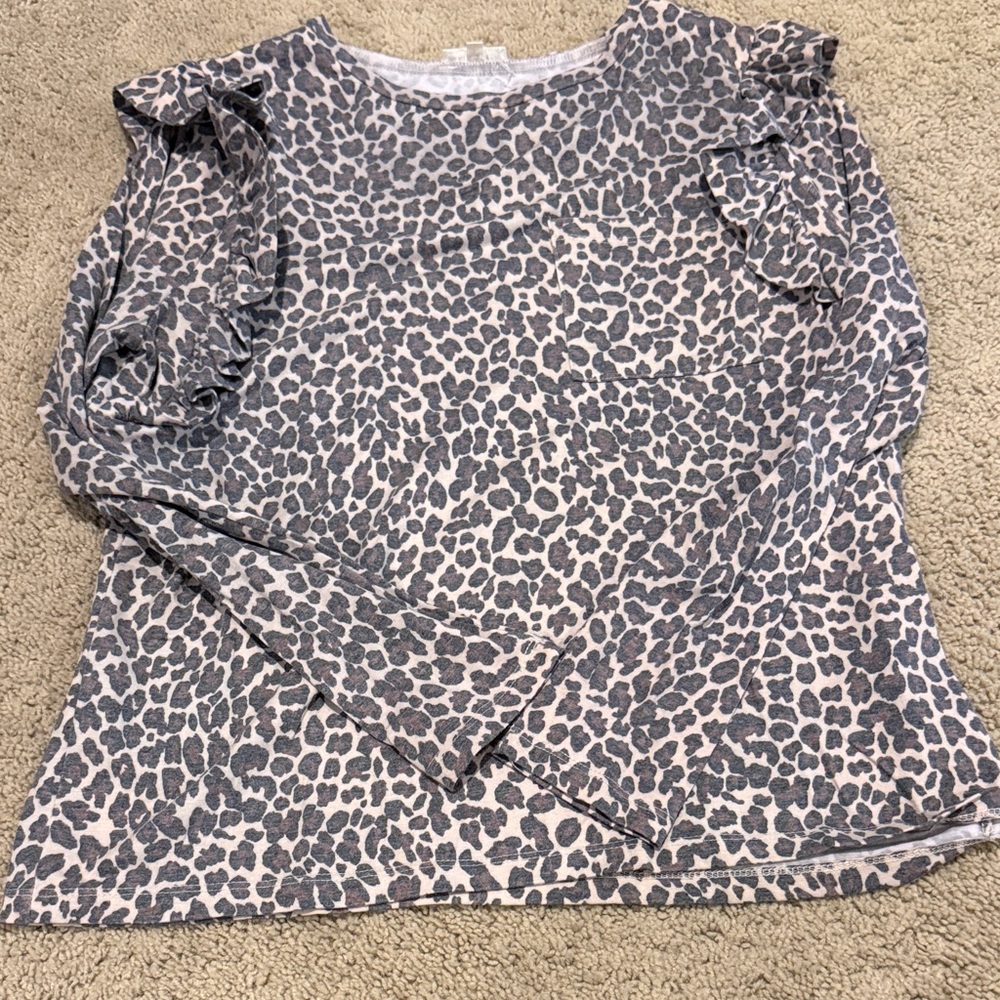 Main Strip Gray & Cream Ruffle Shoulder Leopard Print Long Sleeve Top